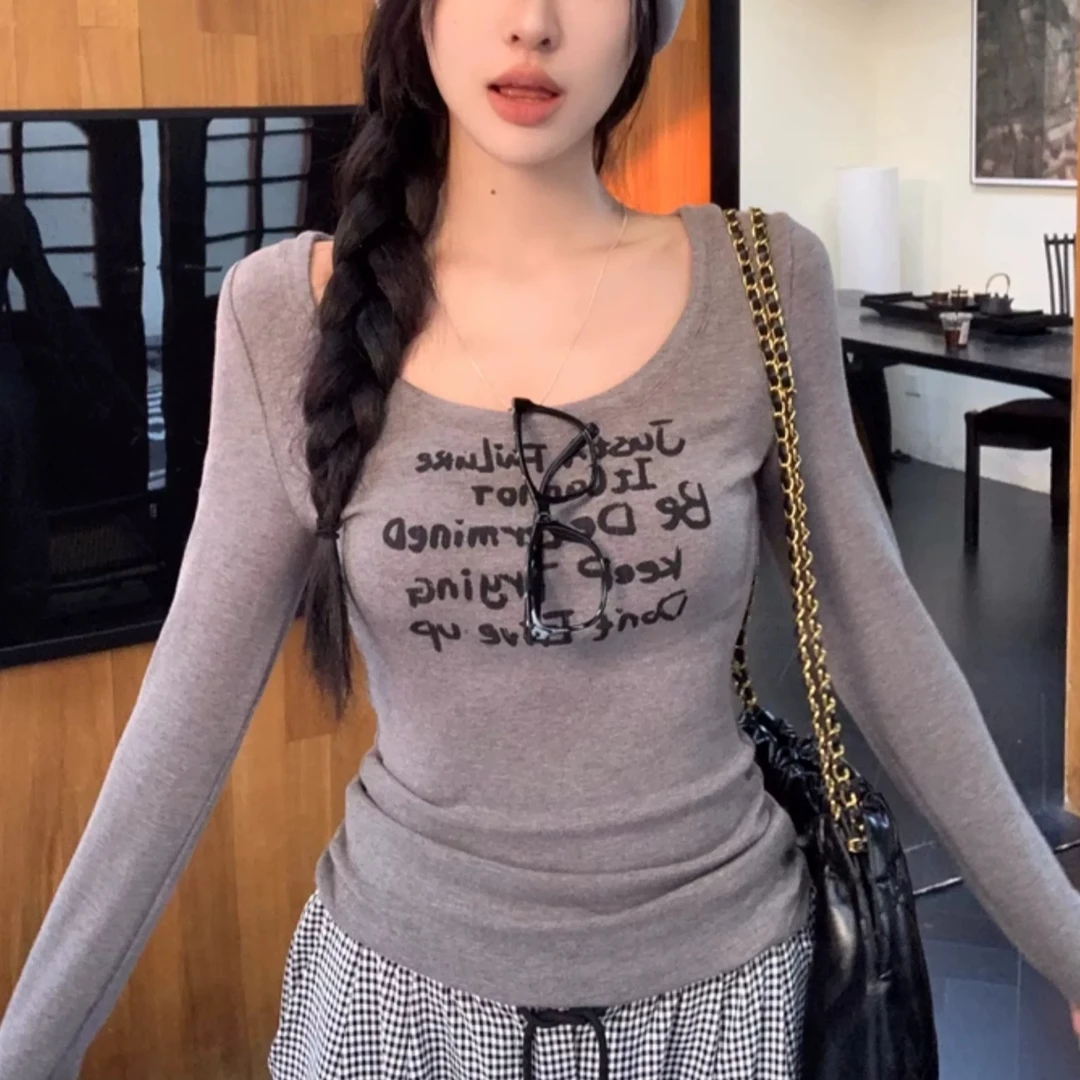 大U领显瘦辣妹修身字母印花设计秋冬小众百搭复古纯欲长袖打底衫