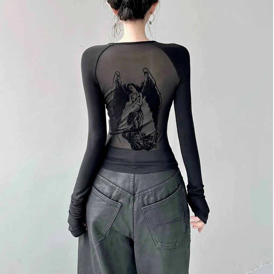 美拉德黑色辣妹短款上衣T恤秋冬打底衫天使印花小众显瘦拼接长袖