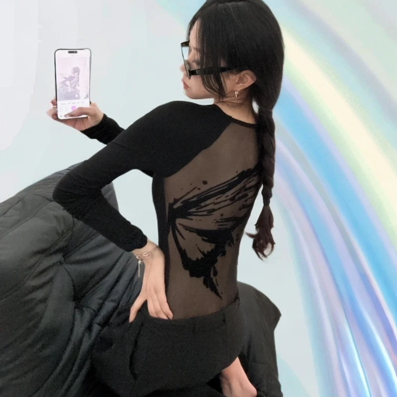 V领短款女T恤秋冬新款印花显瘦无胸垫设计感美式辣妹拼接纱网长袖