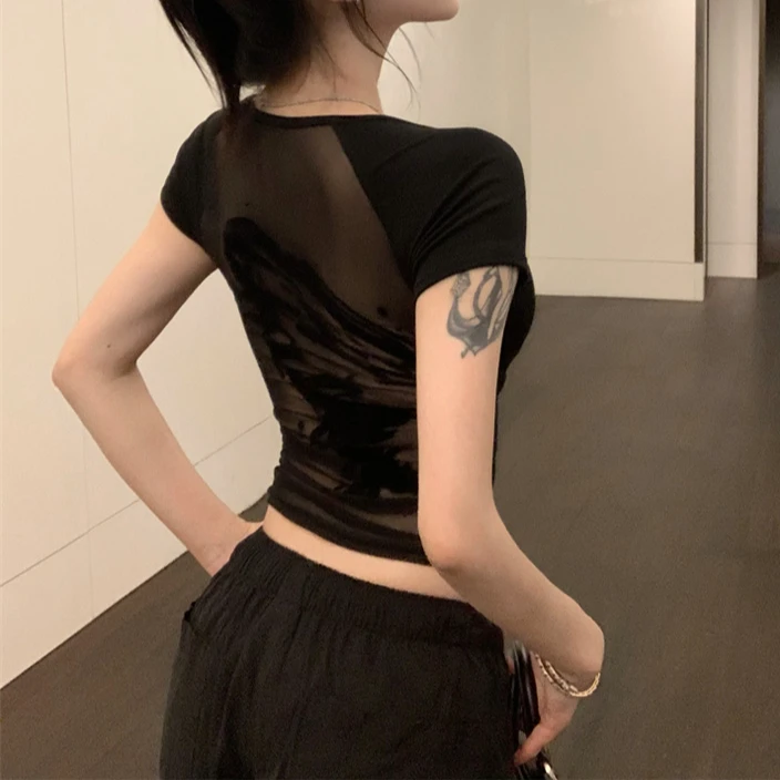 黑色U领辣妹性感网纱短款T恤夏季翅膀印花设计感显瘦修身短款上衣