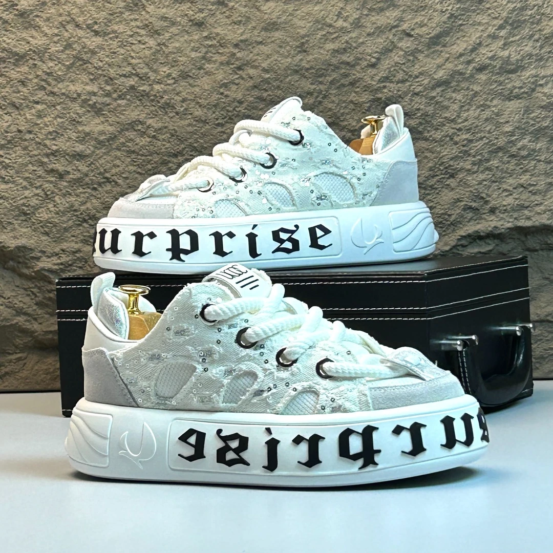 男鞋白色2025新款时尚休闲板鞋做旧牛仔布鞋亮片潮鞋男士舒适户外