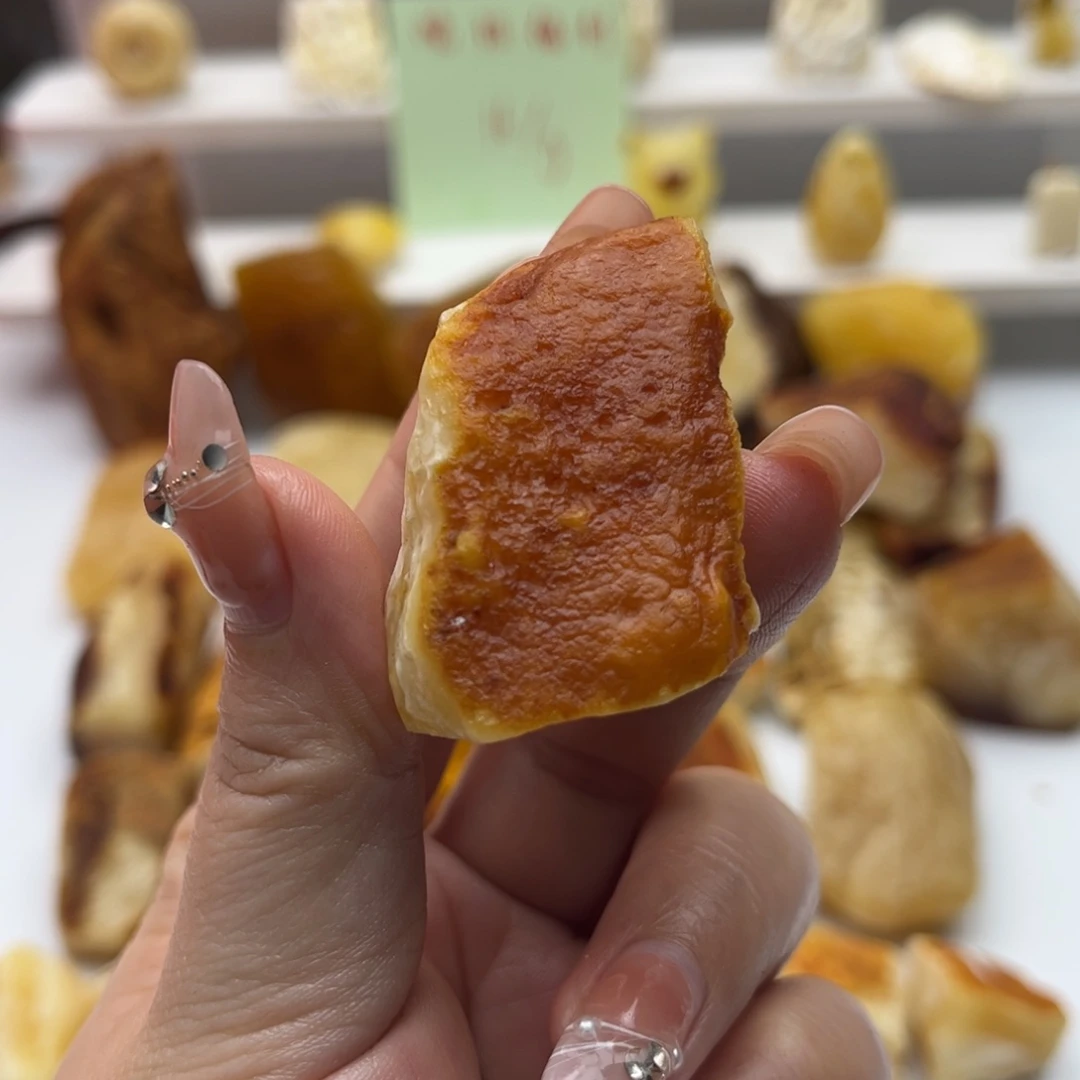 定制琥珀未镶嵌行****熊琥珀