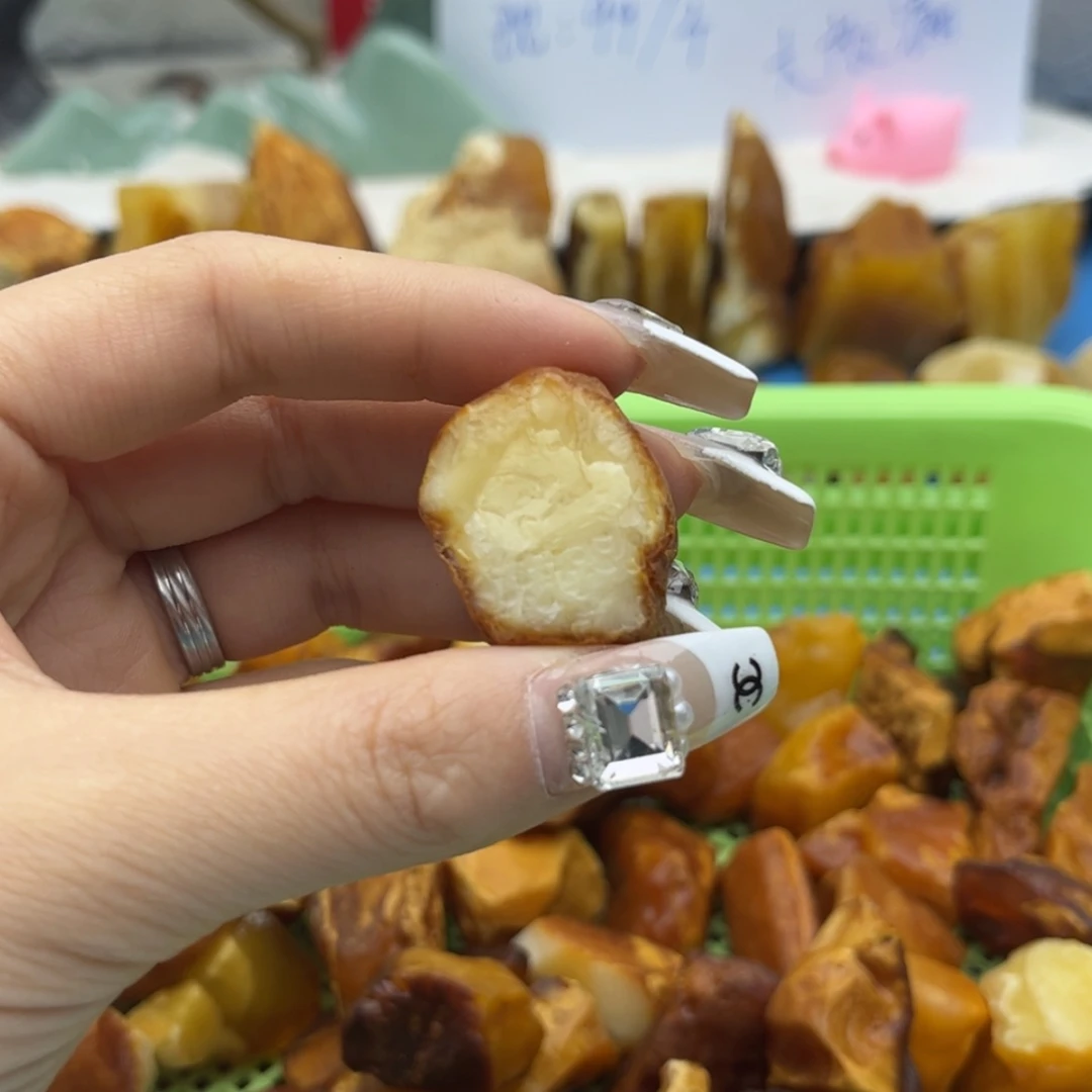 【闪购商品】定制琥珀未镶嵌阿*
