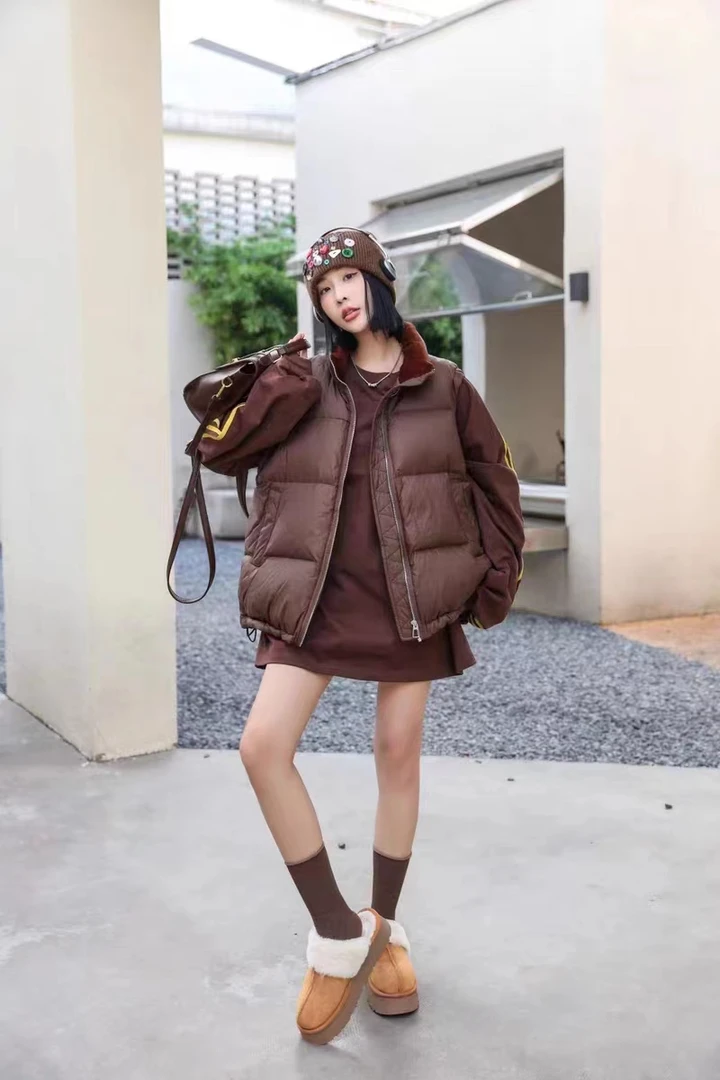 立领羽绒马甲女秋冬新款小众设计撞色领口白鸭绒保暖马夹潮 9938