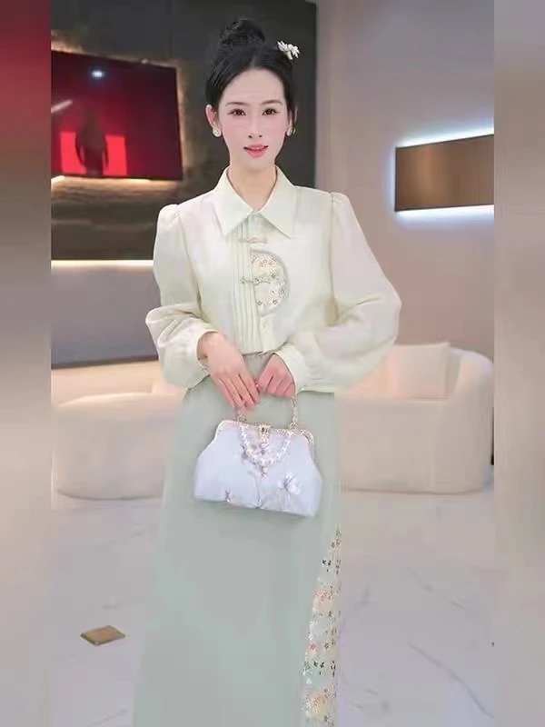 4997早春新中式套装上衣网红网红时尚百搭国风绣花春季裙子