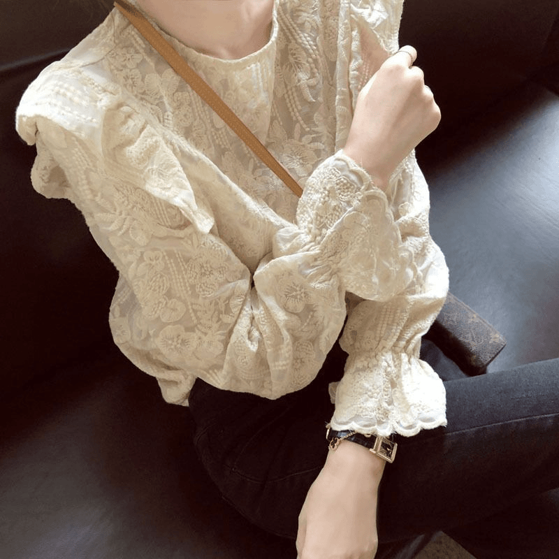 洋气喇叭袖花边蕾丝衫女2022春季新款复古甜美长袖蕾丝上衣ins潮T