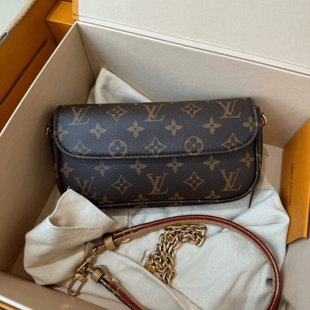 全新未使用 LouisVuitton/路易威登 Rose/LV ivy老花781882