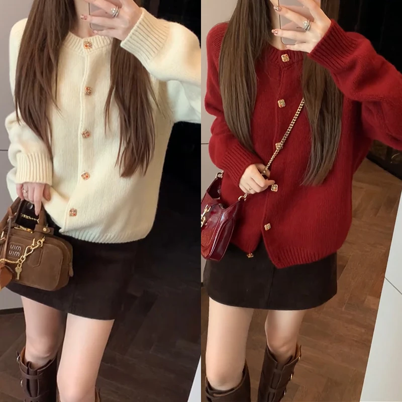 【mimius】&悦悦 温柔风圆领别致小方扣羊 毛开衫 WF10105