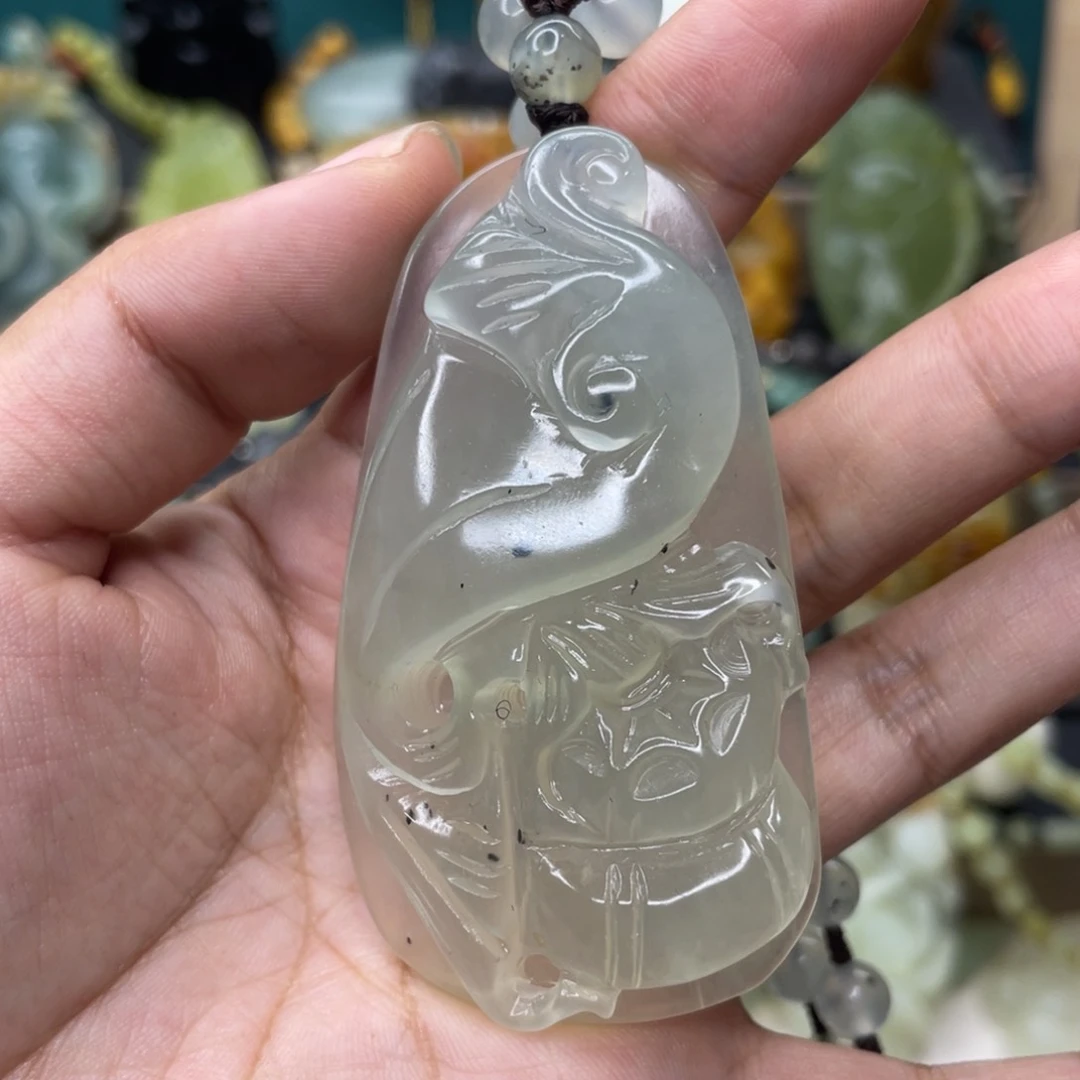 蛇纹石玉颈饰未镶嵌