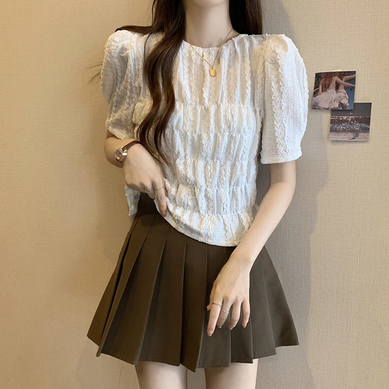 大码女装法式设计感褶皱泡泡袖圆领衬衫胖mm遮肚子显瘦短款上衣女