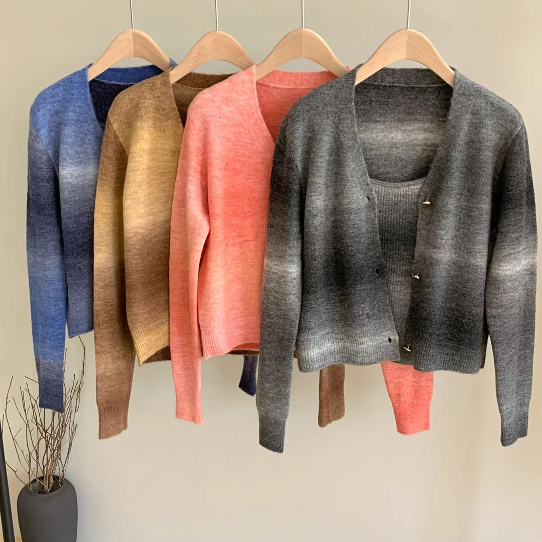 【7014】休闲慵懒风幻彩纱宽松遮肚显瘦彩虹渐变色绵羊毛针织开衫