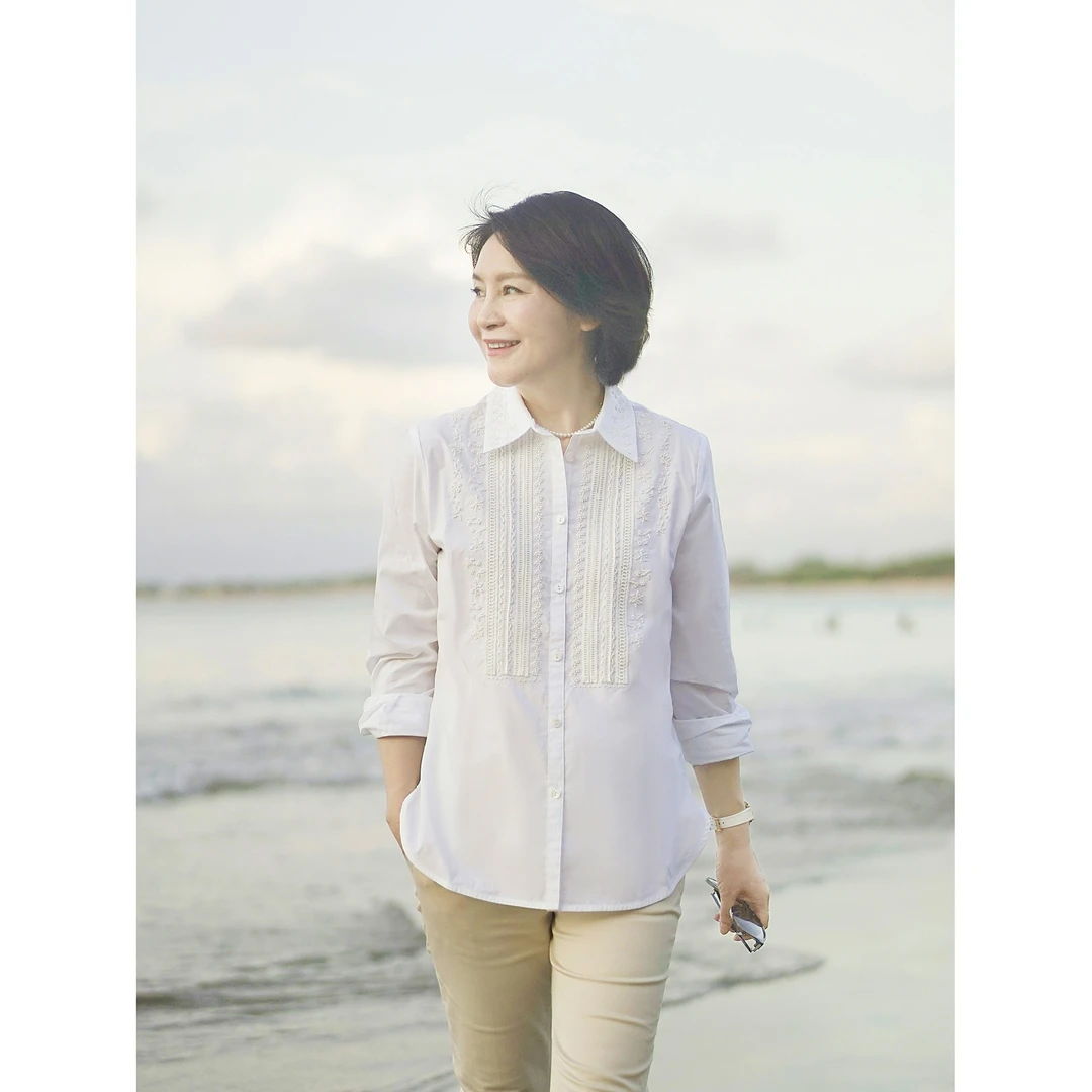 我是摩羯 海边的白衬衫 高支棉重工钉珠休闲衬衫 三妈的穿搭气质