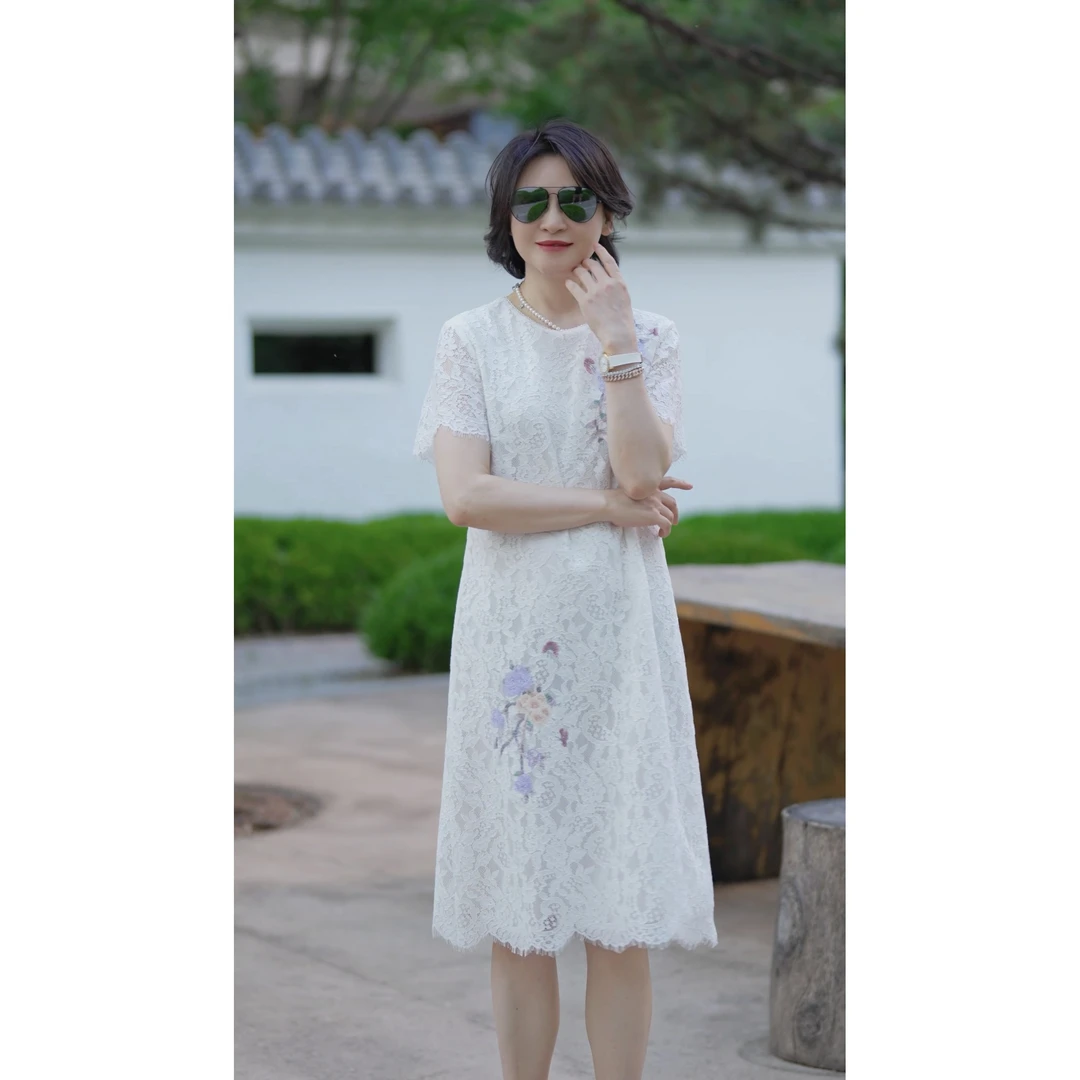 我是摩羯 南法庄园 水溶蕾丝牡丹刺绣腰果花圆领宽松A型连衣裙