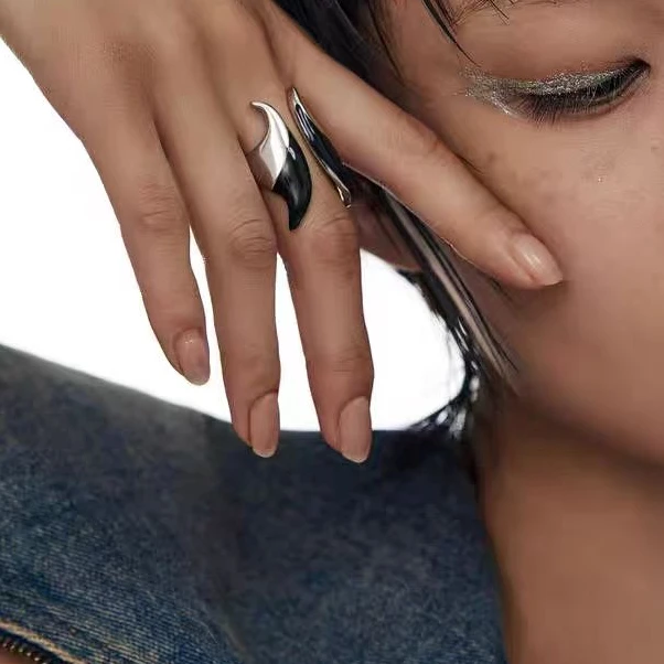 黄铜戒指 黄铜戒指 设计师潮牌铜镀白金男款双鲨戒指