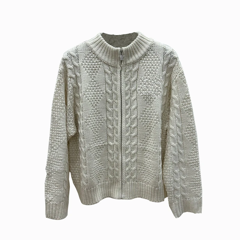 时尚针织圆领外套