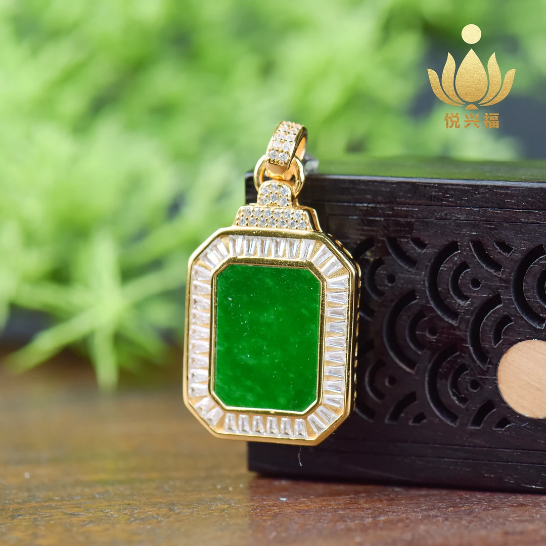 缅甸A货翡翠S925银八角无事牌精致满绿翡翠吊坠多样性发不赠链