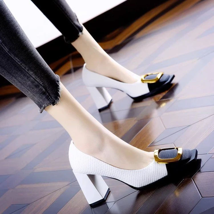 方头高跟鞋女金属扣外穿工作鞋2023秋新款拼色气质不累脚单鞋粗跟