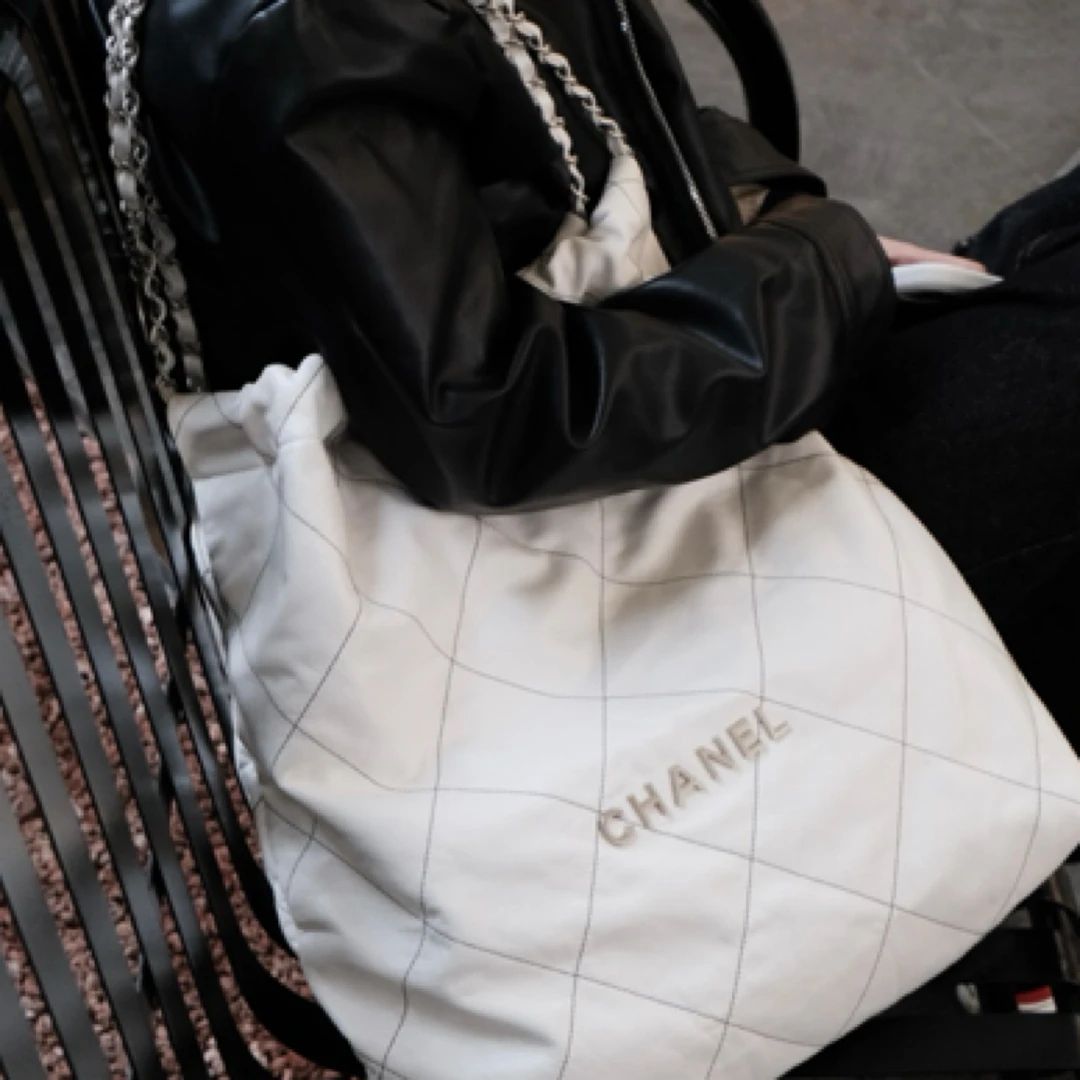 99新 Chanel/香奈儿 22bag大号白色菱格垃圾袋单肩腋下包/00120