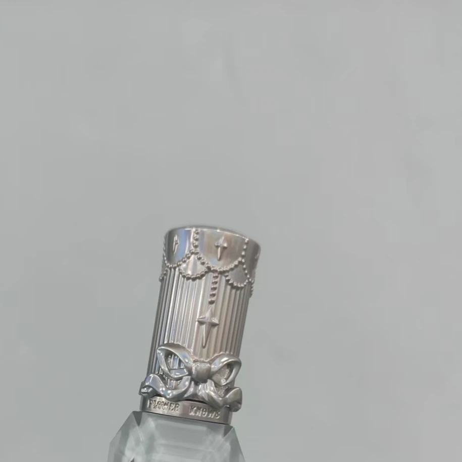 月光人鱼宝石唇釉---带盒