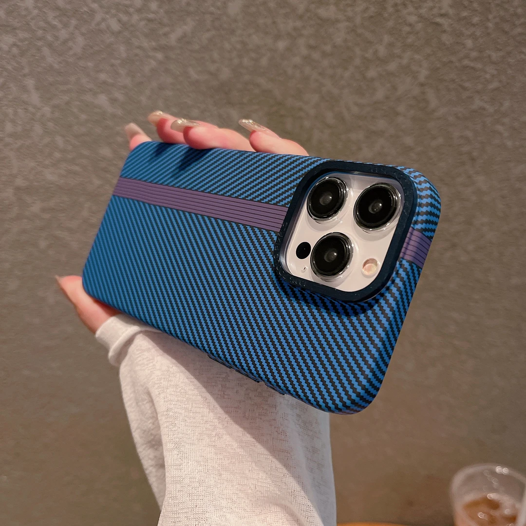 适用苹果17promax手机壳纤维纹16大孔iPhone15promax防摔防摔14套