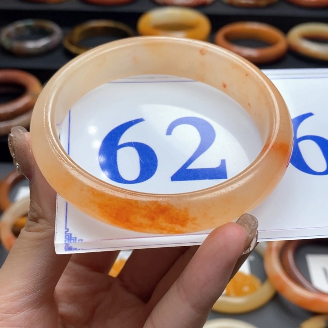 石英质玉（黄龙玉）手镯未镶嵌我****）