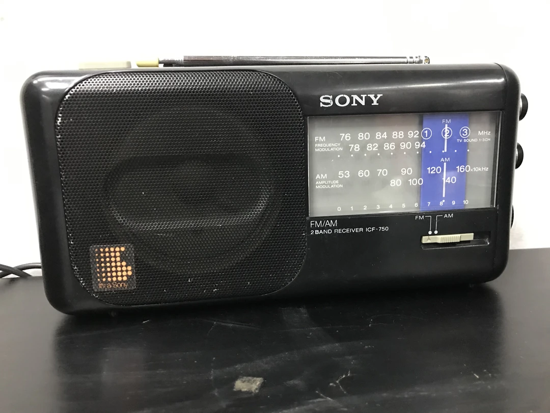 9新  索尼收音机 功能正常 音质好 无售后