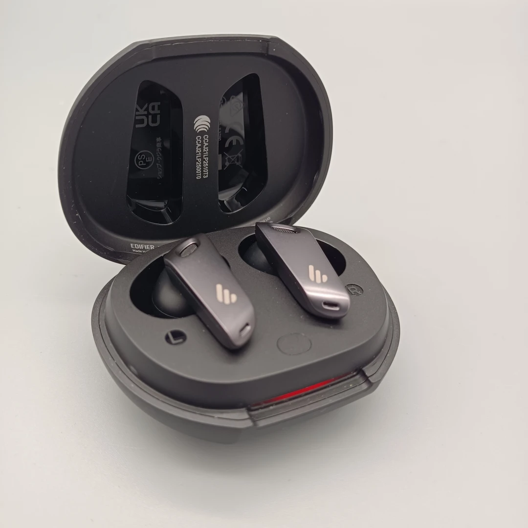 9新  蓝牙耳机，好用，二手不支持退货，只卖给懂的朋友！