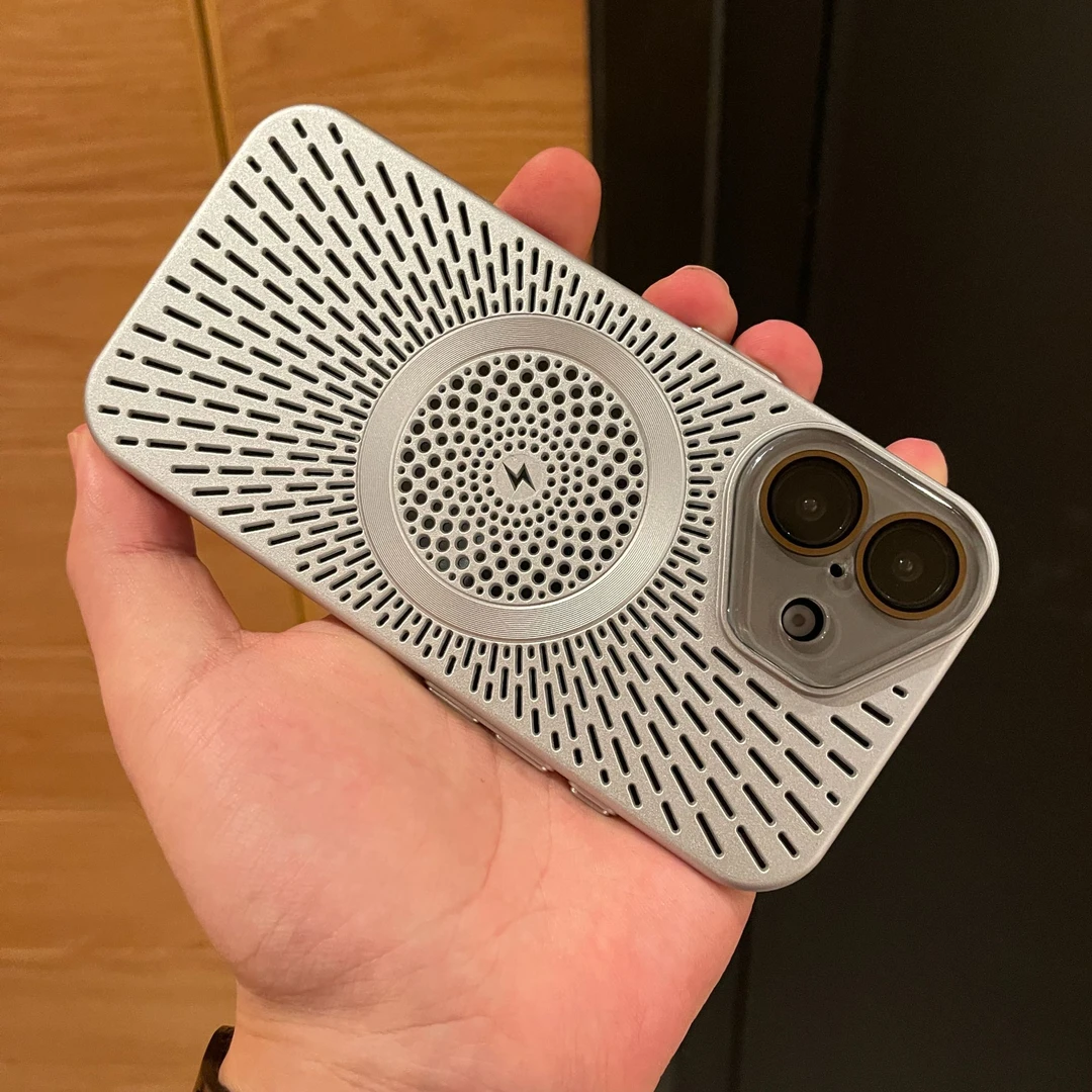 适用苹果15promax磁吸手机壳创意冰感降温散热时尚全包防摔保护套