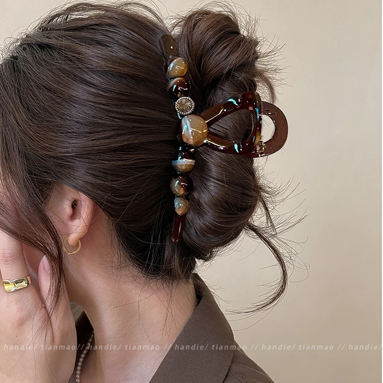 圆珠抓夹女2024新款发夹女后脑勺上班族复古盘发鲨鱼夹子大号发饰