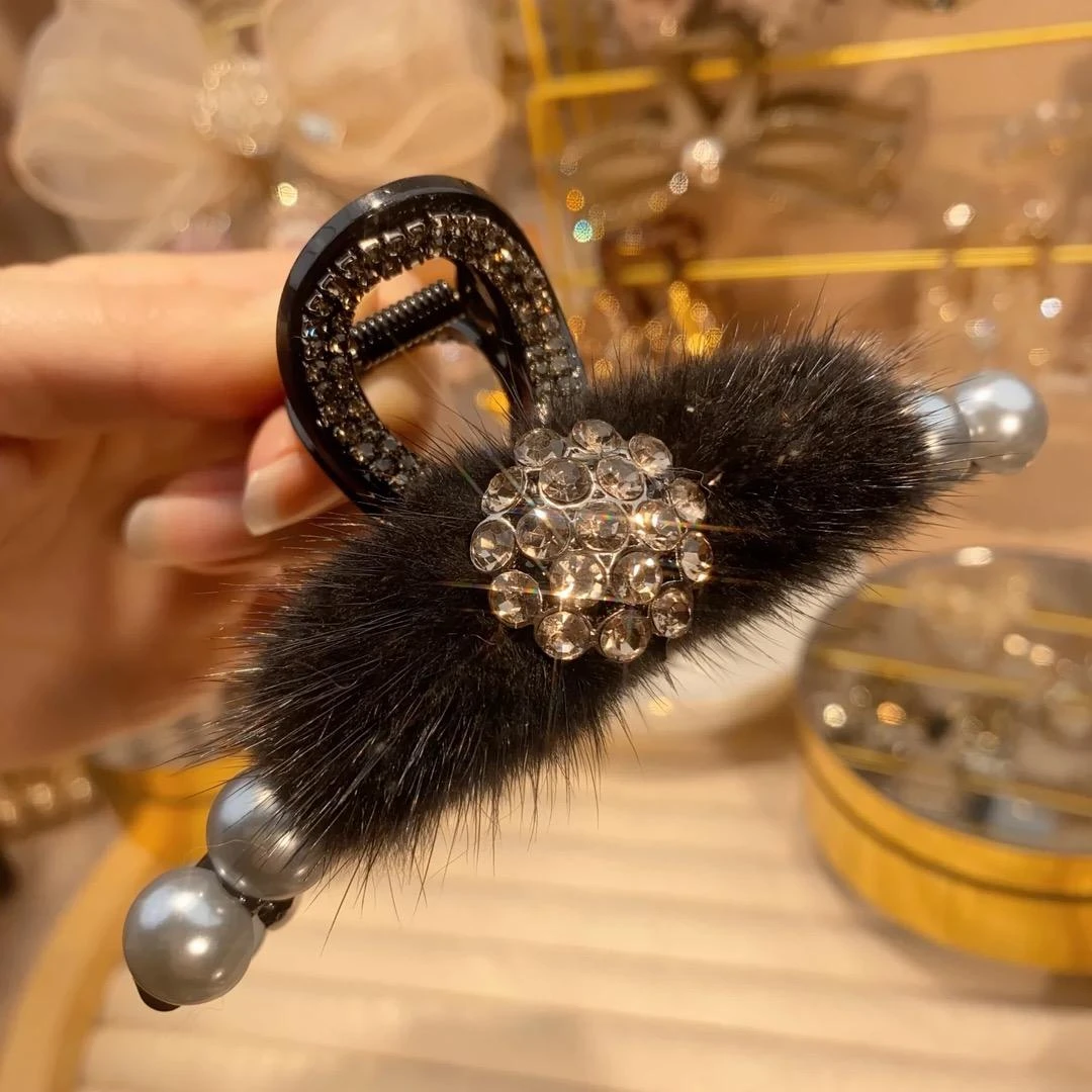 秋冬满钻毛毛抓夹毛绒发饰女2024新款后脑勺半扎发发夹发卡鲨鱼夹