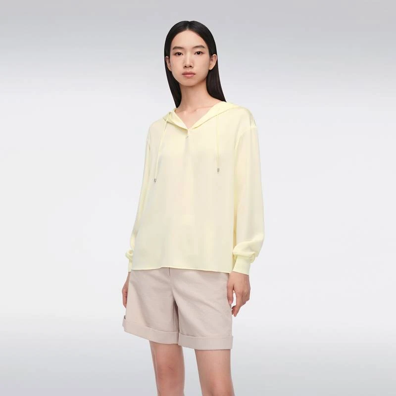 OVV春夏新款女装宽松舒适连帽缎面醋酸运动感卫衣GNSAJ14004A