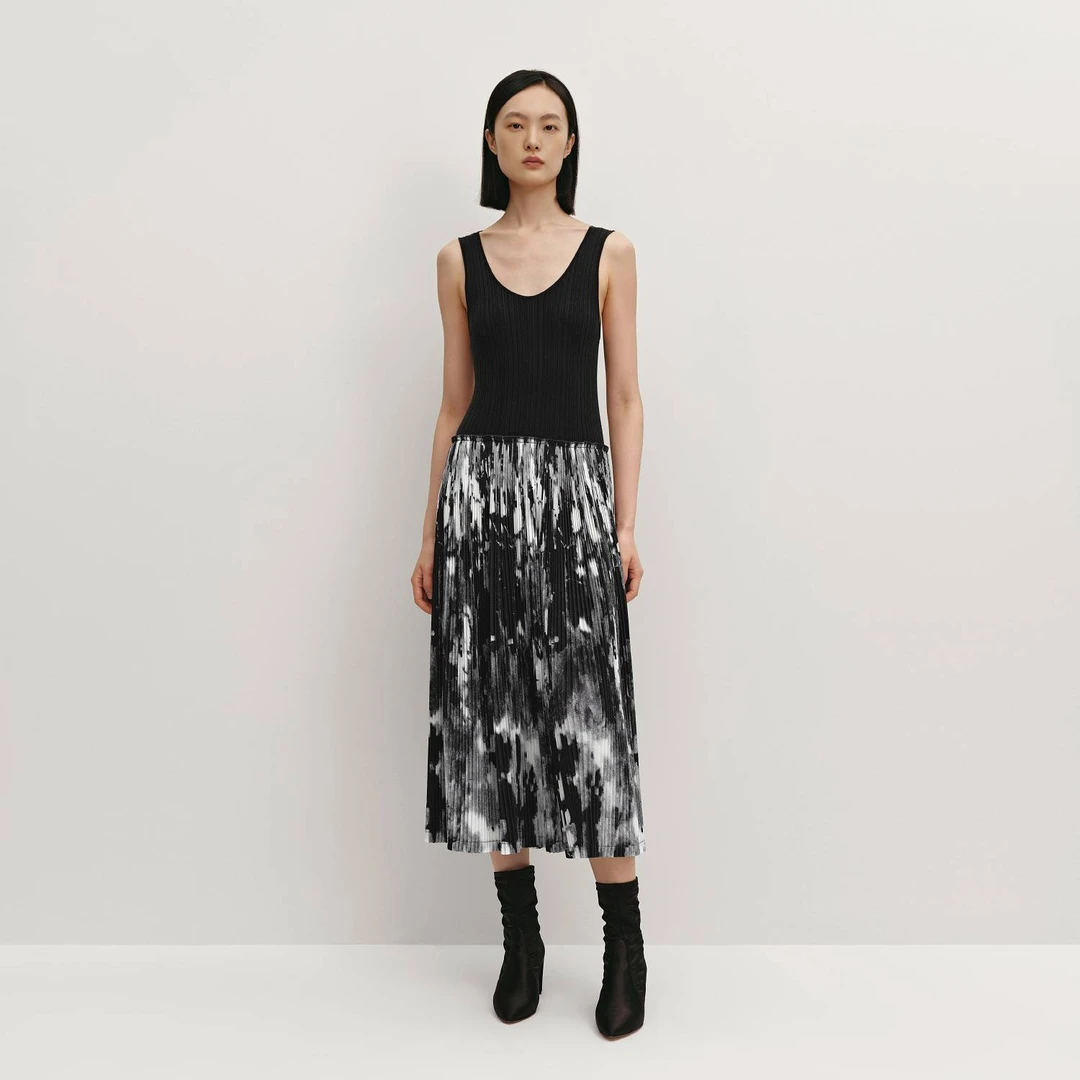 【黄金羊毛】OVV秋冬新款女装针梭镶拼印花无袖连衣裙GQLWJ34106A