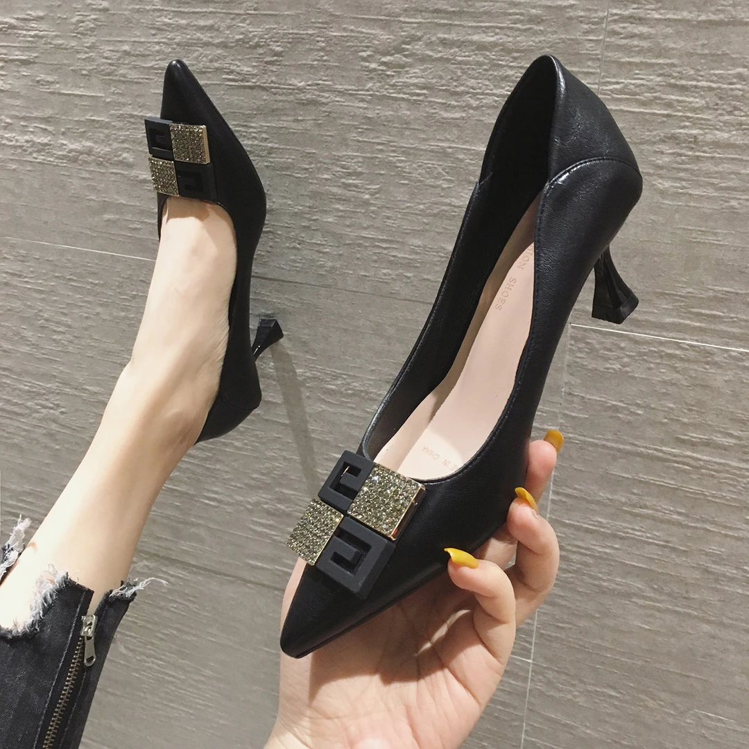 单鞋女黑色百搭2024年春夏新款不累脚职业细跟软皮舒适高跟鞋尖头