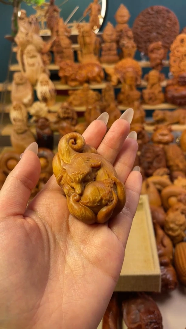 【闪购商品】崖柏九尾狐