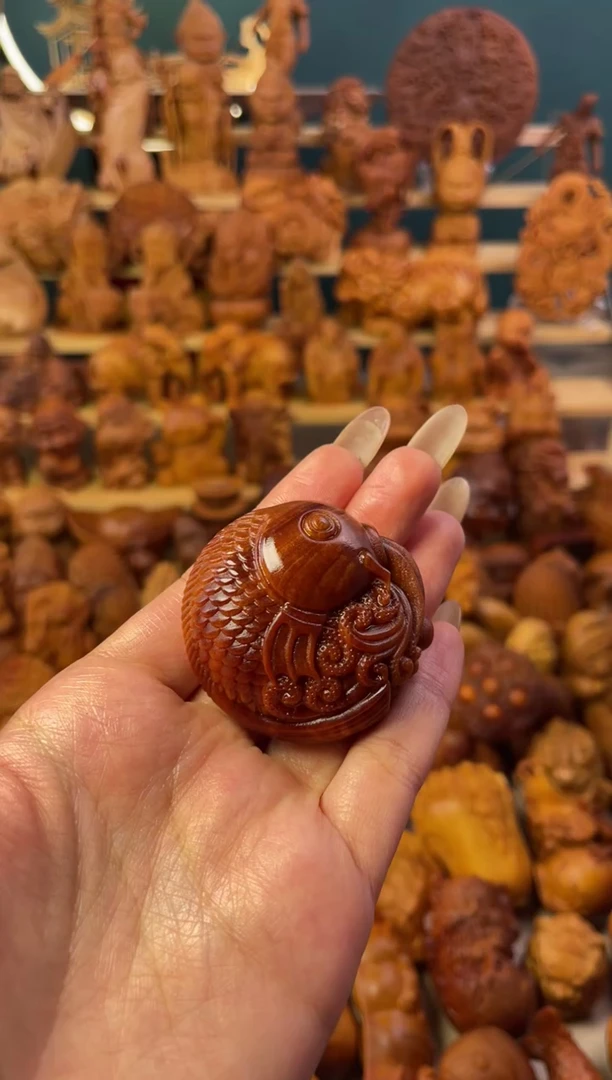 【闪购商品】崖柏手心锦鲤