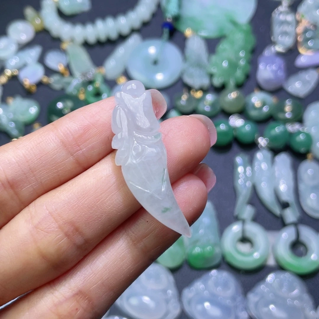 翡翠颈饰未镶嵌翡翠