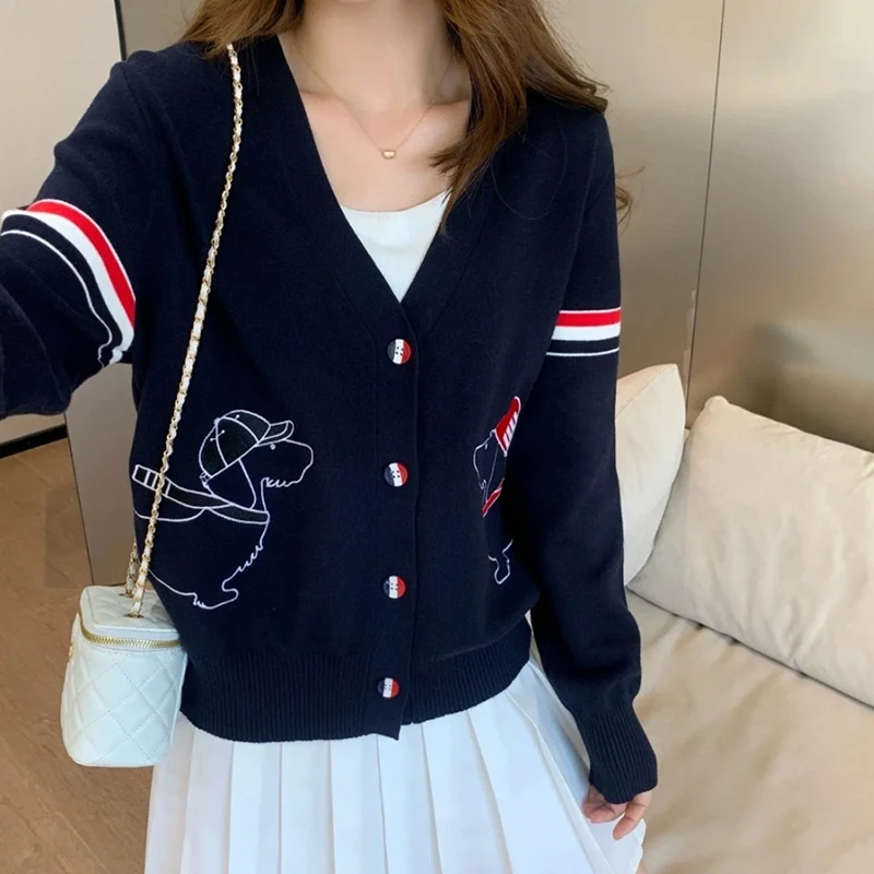 2025新款时尚百搭轻奢V领针织开衫小狗撞色上衣5556013