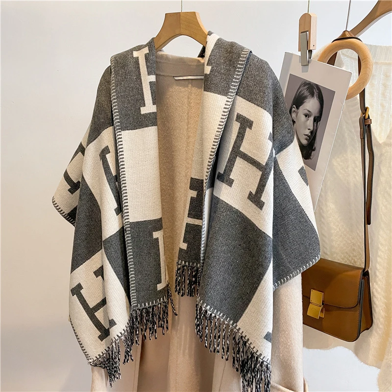 ins网红包芯纱围巾冬季新款双面长款字母披肩保暖节日礼品围巾女