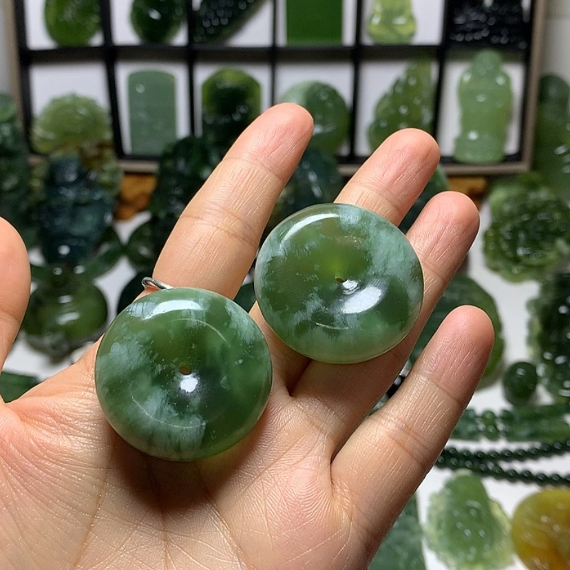 【闪购商品】蛇纹石玉颈饰未镶嵌蓝**云