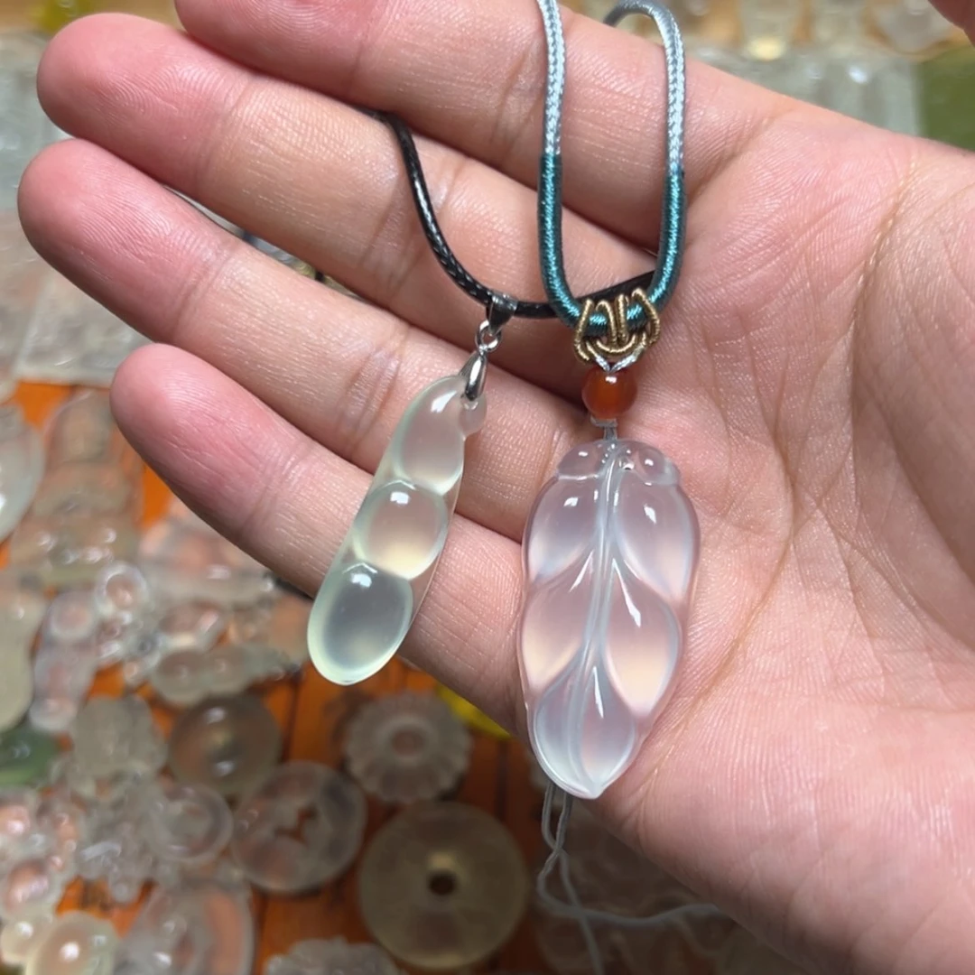 【闪购商品】岫玉颈饰未镶嵌三*