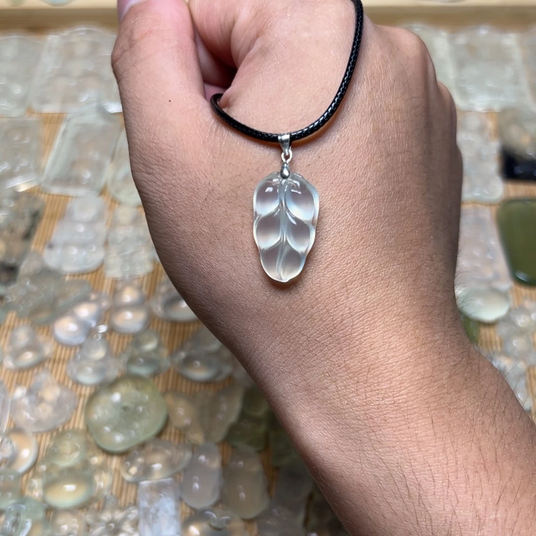 岫玉颈饰（一玉一拍）未镶嵌