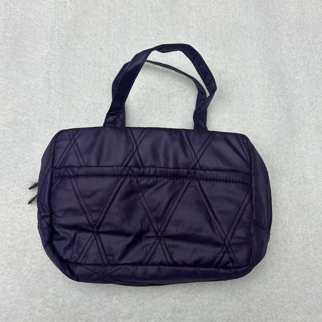 【二十万粉丝】出口日单 经典纯色菱格拉链手拎包手提包