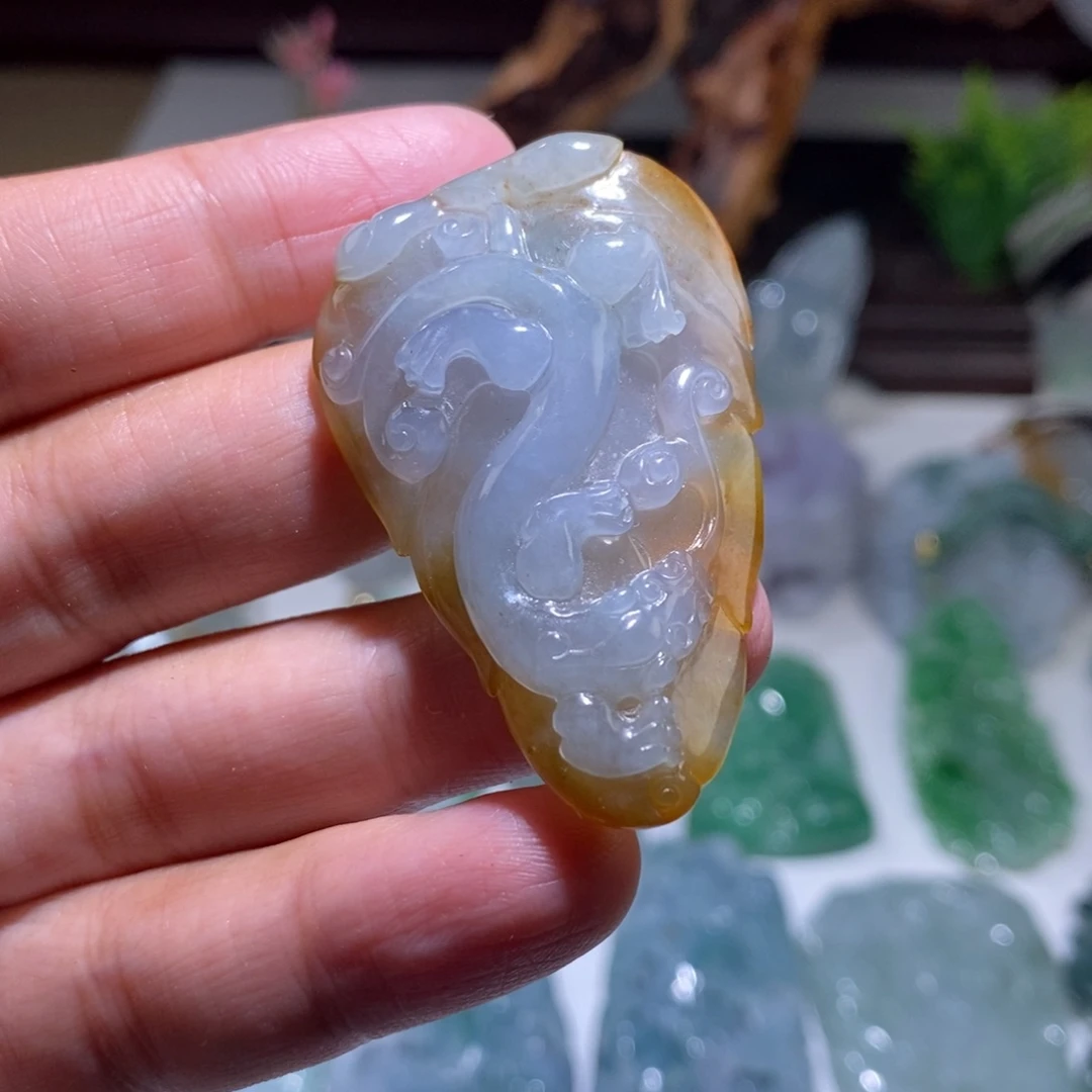 【闪购商品】翡翠颈饰未镶嵌龙牌