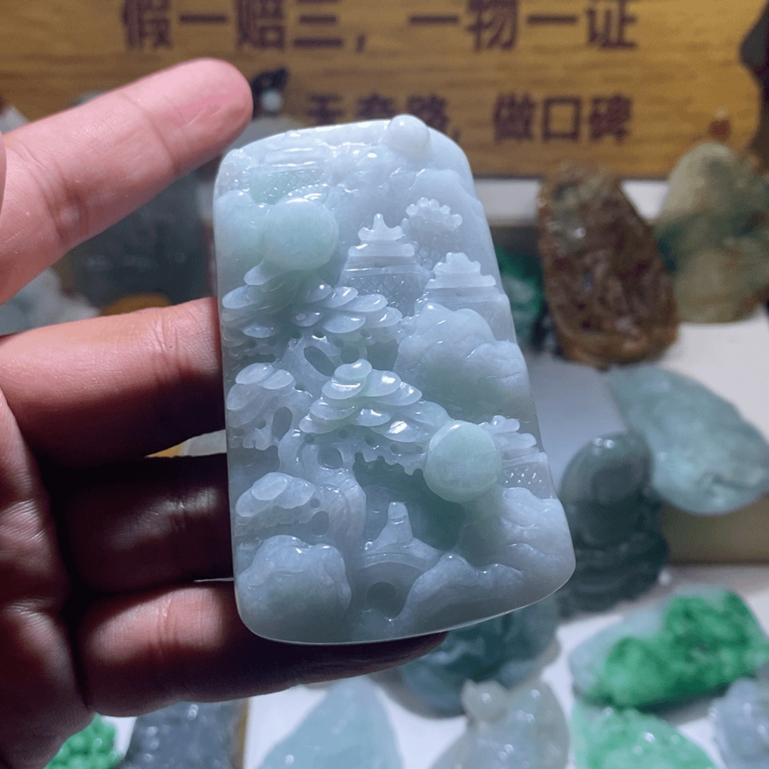 翡翠颈饰未镶嵌山水