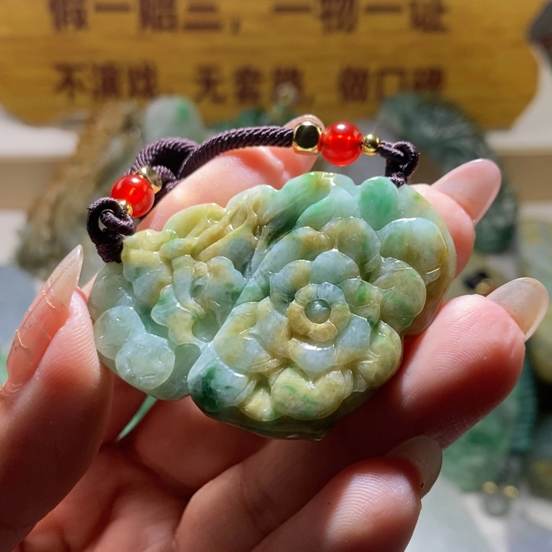 【闪购商品】翡翠颈饰未镶嵌花