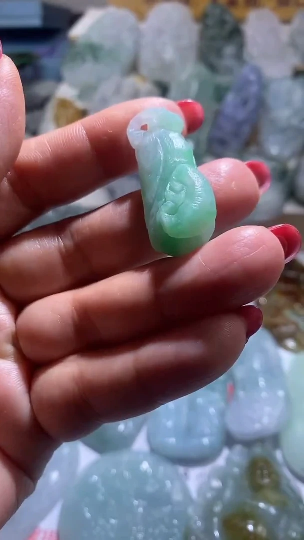 【闪购商品】定制翡翠未镶嵌吊坠