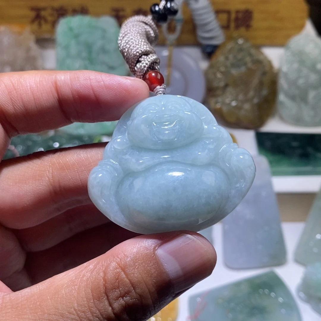 翡翠颈饰未镶嵌佛公