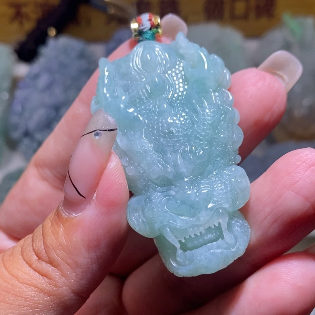 【闪购商品】翡翠颈饰未镶嵌海*吖龙牌