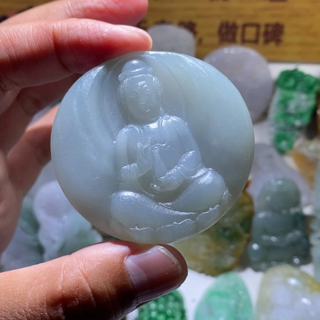 翡翠颈饰未镶嵌观音