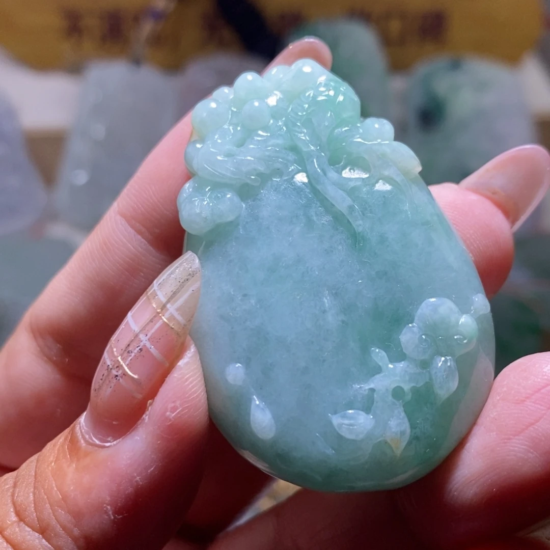 【闪购商品】翡翠颈饰未镶嵌瓜